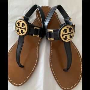 Tory Burch navy sandals size 8.5 great condition